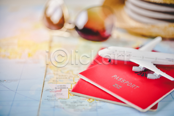 사람없음 JPG 아웃포커스 포토 해외이미지 비행기 실내 여권 여행 오브젝트