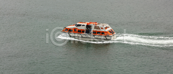 구출 사람없음 JPG 포토 해외이미지 강 교통시설 도로 모션 모터 물 바다 바퀴 보트 산업 속도 스포츠 안전 엔진 여행 오렌지 용량 운전 운전사 자동 자동차 장비 집회 크루즈 파일럿 포트 함선 항구 항해 해외포토