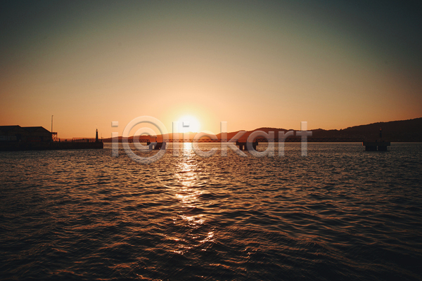 평화 휴식 사람없음 JPG 포토 해외이미지 경관 바다 야외 일몰 자연 주간 태양 풍경(경치) 해변 햇빛
