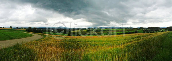 보호 사람없음 JPG 포토 해외이미지 구름 나쁜 날씨 독일 산 산악지대 시골 어둠 자연 초록색 폭풍우 풍경 하늘 해외포토 회색 흐림