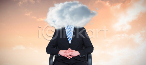 남자 성인 성인남자한명만 한명 JPG 앞모습 포토 해외이미지 구름(자연) 깍지 비즈니스맨 상반신 앉기 정장