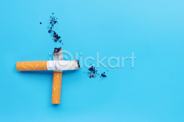 사람없음 JPG 포토 해외이미지 담배 담배꽁초 담뱃재 실내 십자모양 파란배경 흡연