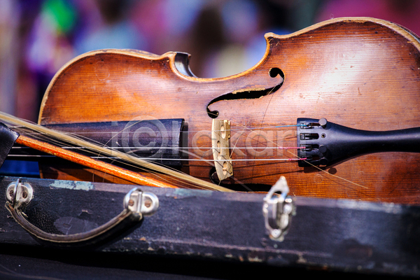 화목 사람없음 JPG 포토 해외이미지 골동품 공연 교향곡 기구 놀이 멜로디 목재 뮤지컬 미술 바이올린 백그라운드 비올라 수확 스타일 옛날 오케스트라 음악 줄 콘서트