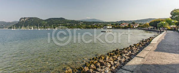 사람없음 JPG 포토 해외이미지 건축양식 구름 내추럴 도시 마을 문화 물 바다 베로나 보트 산 알프스 야외 여름 여행 유럽 이탈리아 일몰 자연 초록색 파노라마 파란색 풍경 하늘 항구 해외포토 호수 휴가