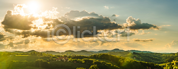 사람없음 JPG 포토 해외이미지 계절 내추럴 농업 농작물 농장 밭 밭일 배너 백그라운드 세련 슬로베니아 시골 양조장 언덕 여름 여행 오스트리아 와인 유기농 유럽 일몰 자연 줄서기 초록색 태양 파노라마 포도 포도밭 풍경 해외포토 환경
