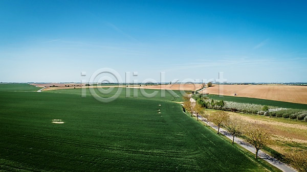 사람없음 JPG 포토 항공촬영 농장 밭 보리밭 야외 유럽 유럽풍경 자연 주간 풍경(경치) 프랑스 해외풍경