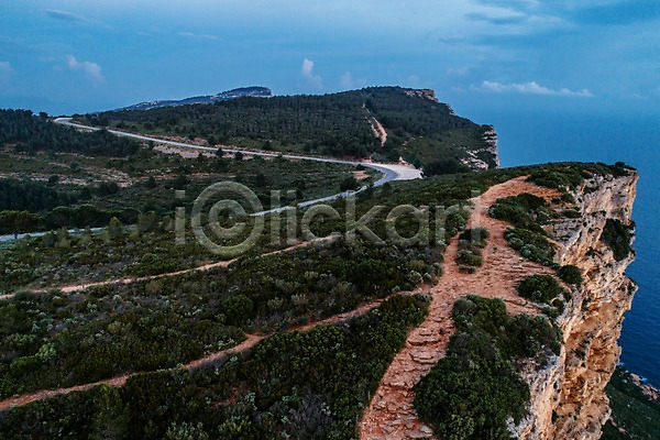 사람없음 JPG 포토 항공촬영 도로 바다 야외 유럽 유럽풍경 자연 절벽 주간 풍경(경치) 프랑스 하늘 해외풍경