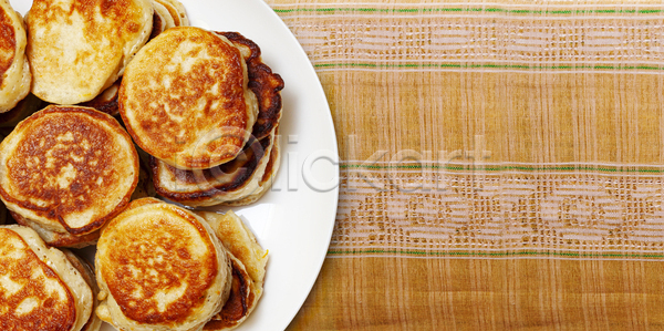 신선 사람없음 여러명 JPG 포토 해외이미지 건강 굽기 꽃 디자인 디저트 땀 맛 면 묘사 미술 백그라운드 스타일 실 십자가 쌓기 아침식사 유행 음식 자수 장식 전국 전통 접시 정상 직물 질감 케이크 패턴 팬케이크 해외포토 핸드메이드 흰색