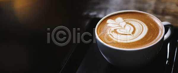 뜨거움 사람없음 JPG 템플릿 포토 해외이미지 거짓 닫기 덮기 디자인 라떼 머리위 목재 백그라운드 브랜딩 비즈니스 빛 상점 식당 에스프레소 우주 위치 음료 작업실 접시 정상 책상 커피 컵 탁자 파노라마 플랫 해외포토 헤딩