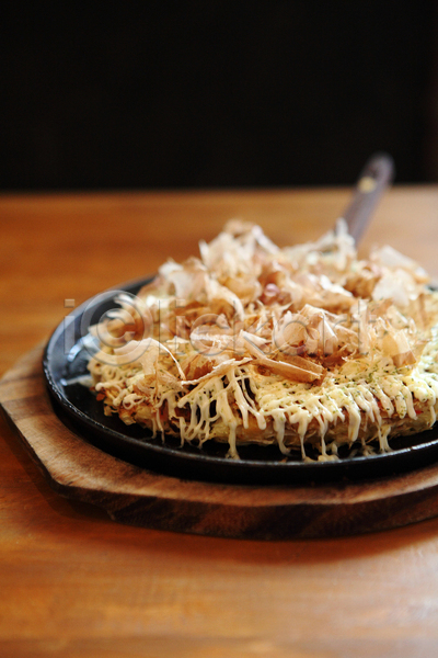 사람없음 JPG 아웃포커스 포토 해외이미지 나무탁자 실내 오코노미야끼 일본음식
