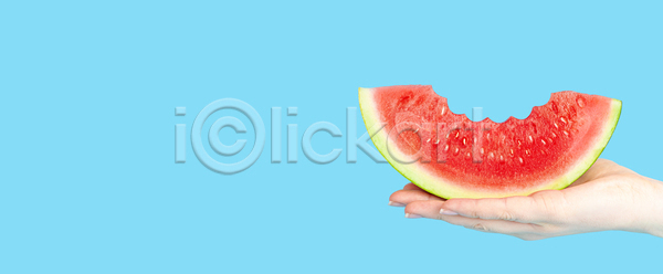 마케팅 상쾌 신선 사람없음 JPG 포토 해외이미지 가로 건강 건강식 과일 관리 균형 다이어트 미소(표정) 백그라운드 부분 비건 빨간색 손 수박 숙성 슈퍼마켓 시장 음식 잡기 조각 주스 창조 채소 채식주의자 추상 카피스페이스 컨셉 컬러풀 파노라마 파도 파란색 해외포토