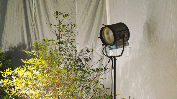 사람없음 JPG 포토 해외이미지 빛 사진촬영 삼각대 잎 장비 촬영장비 카메라
