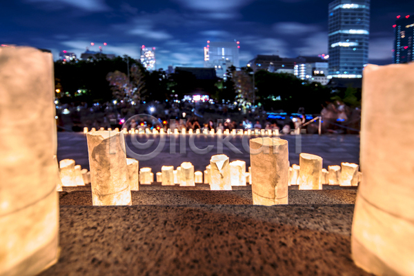 뜨거움 축하 함께함 행운 희망 사람없음 JPG 포토 해외이미지 개성 단계 도쿄 등불 문화 불 불꽃(불) 빛 빛망울 사인 사찰 야간 야외 이벤트 일본 종이 파티