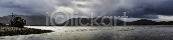 사람없음 JPG 포토 해외이미지 거실 겨울 교통시설 구름 깨짐 물 바다 보트 부식 산 산악지대 산업 성 손상 스코틀랜드 야외 어선 여행 영국 옛날 자연 조난 파노라마 풍경 항해 해외포토 호수