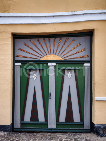사람없음 JPG 포토 해외이미지 거리 건물 건축양식 덴마크 디자인 목재 문 바위 백그라운드 벽 빨간색 수확 스칸디나비아 역사 옛날 유럽 장식 전통 주택 중세 타운 흰색