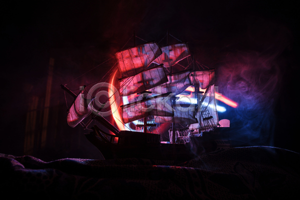 신비 사람없음 JPG 실루엣 포토 해외이미지 돛대 백그라운드 보라색 빛 선 연기 해적선