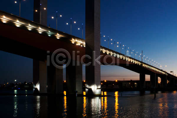 사람없음 JPG 포토 해외이미지 강 기둥 도시풍경 멜버른 물 반사 빛 빛망울 야간 일몰 하늘 호주 황혼