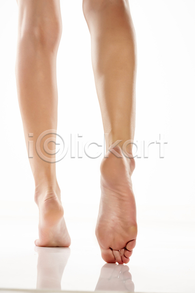 매끈함 신체부위 JPG 포토 해외이미지 각선미 걷기 까치발 다리(신체부위) 맨발 발바닥 뷰티
