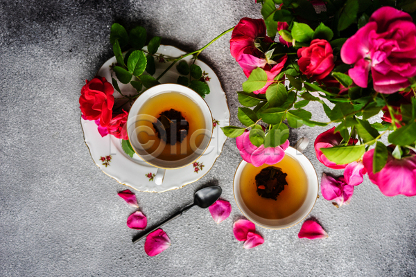 사람없음 JPG 포토 하이앵글 해외이미지 잎 장미 차(음료) 찻잔 티스푼 회색배경