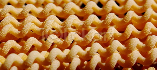 건조 신선 사람없음 JPG 포토 해외이미지 고립 그룹 나선형 날것 노란색 다이어트 마카로니 면 모양 밀 백그라운드 생식 식사 요리 유기농 음식 이탈리아 전통 질감 파스타 패턴 해외포토