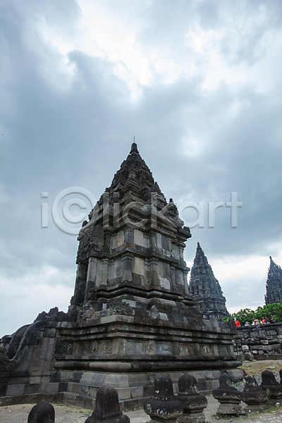 사람없음 JPG 포토 구름(자연) 야외 요그야카르타 유적지 인도네시아 주간 프람바난 하늘 해외풍경 힌두교 힌두사원