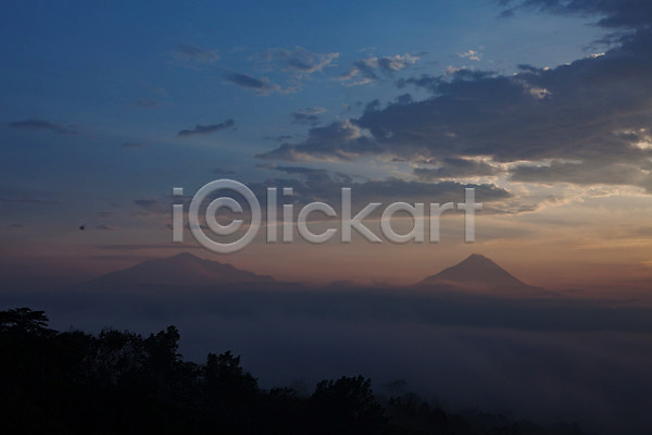 사람없음 JPG 포토 구름(자연) 산 새벽 야외 요그야카르타 인도네시아 하늘 해외풍경