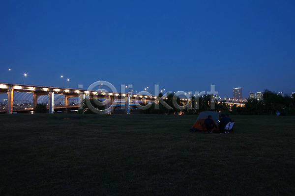 남자 세명 JPG 포토 도시풍경 반포대교 서울 소풍 야간 야경 야외 텐트 한강 한강공원