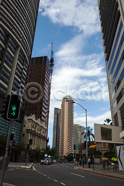 군중 여러명 JPG 포토 건물 구름(자연) 도로 도시 도시풍경 빌딩 신호등 야외 주간 하늘 해외풍경 호주