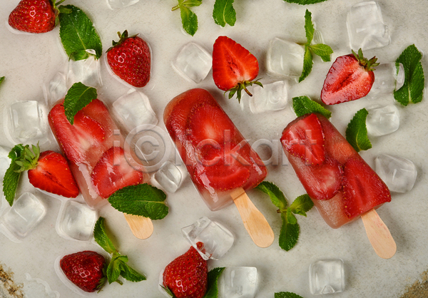 시원함 사람없음 JPG 포토 해외이미지 딸기 막대아이스크림 빨간색 아이스크림 얼음 허브