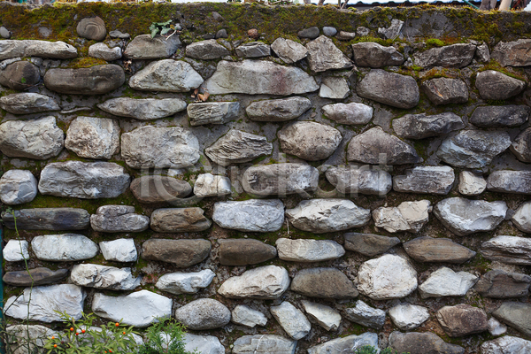 사람없음 JPG 포토 해외이미지 마을 바위 벽 쌓기 야외 옛날 울타리 이끼 조약돌 질감 콘크리트