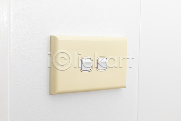 사람없음 JPG 포토 해외이미지 갈색 기계 벽 스위치 시들음 옛날 욕실 전기 전등 조명 주택 타일 패턴 페인트 플라스틱 흰색