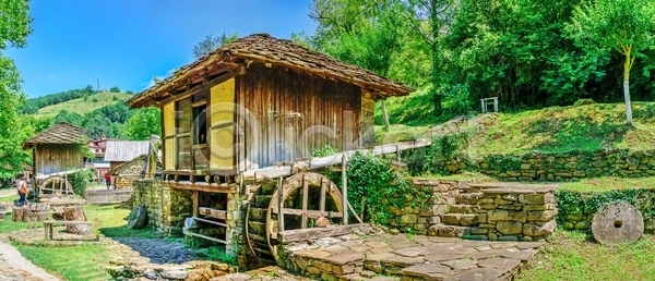 복잡 휴식 사람없음 JPG 포토 해외이미지 강 건물 건축양식 공원 굴뚝 나무 마을 목재 문화 발칸반도 불가리아 설명 수확 숲 시골 식물 여행 역사 유럽 자연 재산 전통 주택 타운 탑 해외포토 회복 휴가