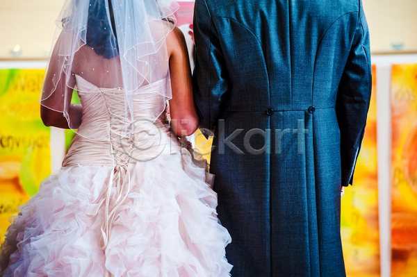 사랑 함께함 행복 사람 사람없음 JPG 포토 해외이미지 2 가족 결혼 결혼식 드레스 손 여름(계절) 유행 커플 흰색