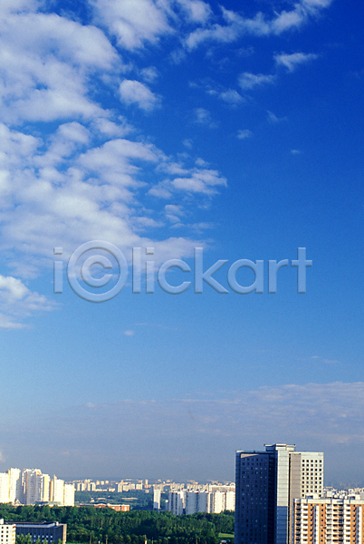 사람없음 JPG 포토 건물 구름(자연) 도시 러시아 백그라운드 빌딩 상업시설 야외 외국문화 유럽 자연 주간 풍경(경치) 하늘 해외풍경