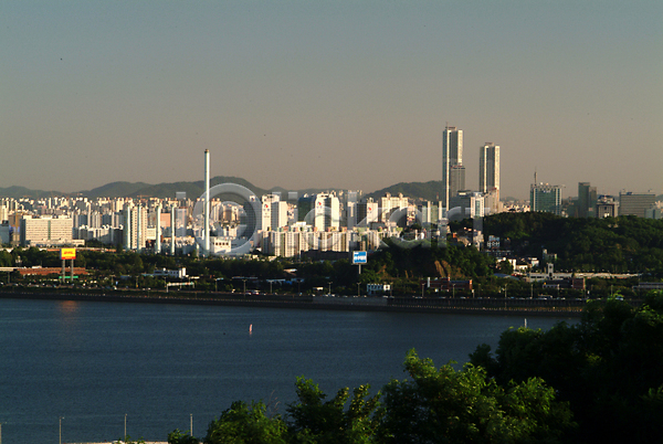 사람없음 JPG 포토 강 건물 도시 백그라운드 빌딩 상업시설 서울 야외 자연 주간 풍경(경치) 한강 한국