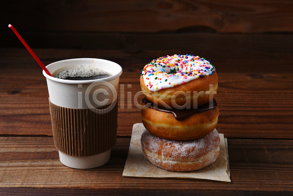 사람없음 JPG 포토 해외이미지 도넛 디저트 실내 쌓기 아메리카노 커피