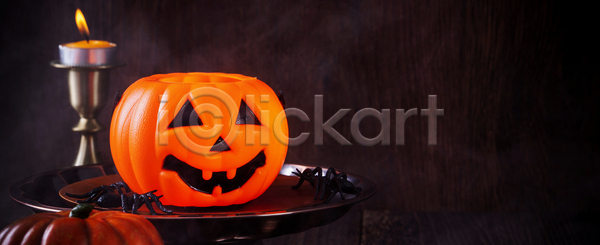 사람없음 JPG 포토 해외이미지 가을 검은배경 디자인 백그라운드 빛 어둠 오브젝트 장식 촛대 축제 카피스페이스 컨셉 탁자 파티 할로윈 해외포토 호러