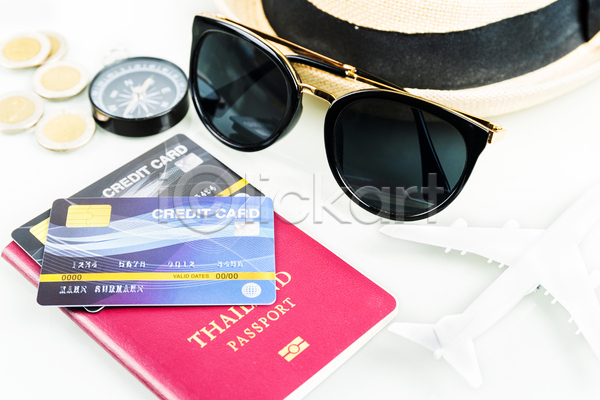 사람없음 JPG 포토 해외이미지 비행기모형 선글라스 신용카드 실내 여권 여행 오브젝트
