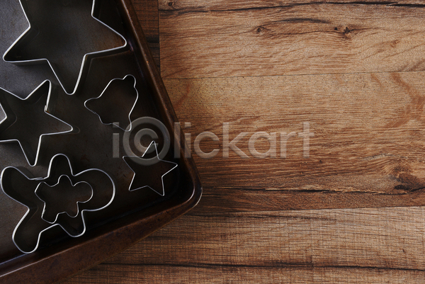 사람없음 JPG 포토 해외이미지 각도 굽기 기구 도구 머리위 모양 목재 별 사탕 시트 우주 위치 장비 정상 종 주방 지팡이 커터 쿠키 크리스마스 탁자 플랫 휴가