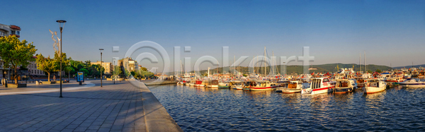 산책 휴식 사람없음 JPG 포토 해외이미지 거리 건물 군용 도시 목재 문화 물 미술 바 바다 보트 산책로 상점 식당 아침 어선 여름 여행 역사 영화 전설 전쟁 조각 조각상 칠면조 태양 튀르키예 파노라마 해외포토 휴양지