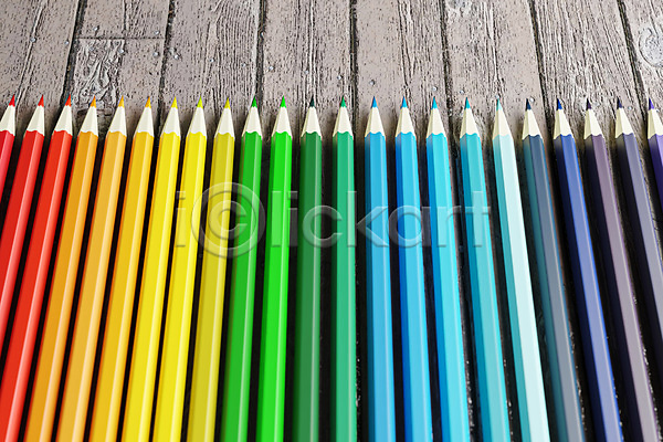 사람없음 3D JPG 포토 해외이미지 나무바닥 무지개 무지개색 문구용품 색연필