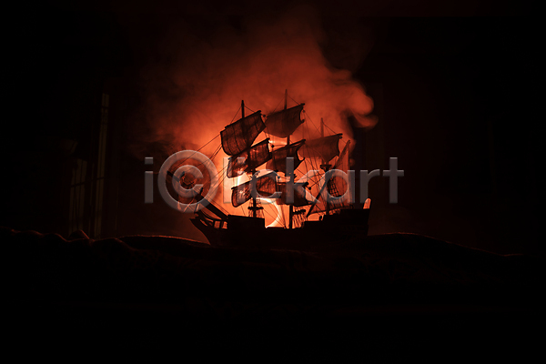 신비 사람없음 JPG 실루엣 포토 해외이미지 돛대 백그라운드 빛 연기 주황색 해적선