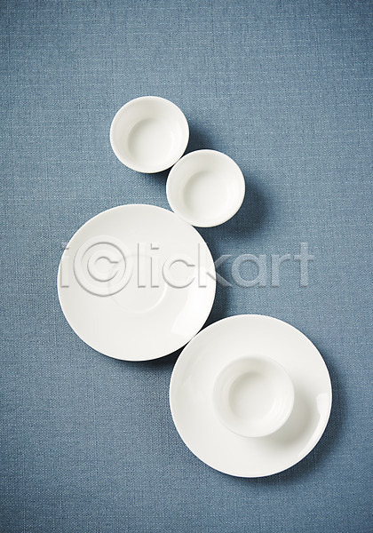 사람없음 JPG 포토 하이앵글 그릇 스튜디오촬영 식기 실내 접시 주방용품 파란배경 플랫레이 흰색