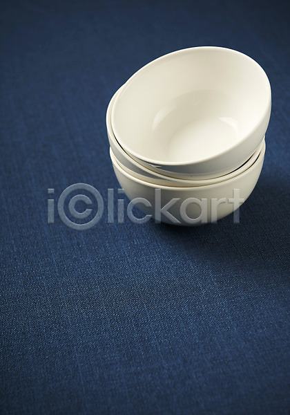 사람없음 JPG 포토 하이앵글 겹침 그릇 스튜디오촬영 식기 실내 쌓기 주방용품 파란배경 흰색