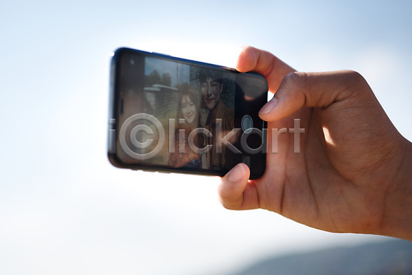 20대 남자 두명 사람 성인 성인만 신체부위 여자 한국인 JPG 근접촬영 앞모습 포토 상반신 성곽길 셀프카메라 손 수원 수원화성 스마트폰