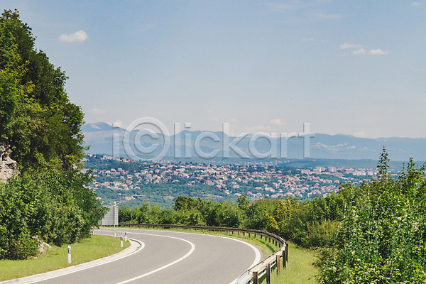 사람없음 JPG 포토 구름(자연) 도로 야외 여행 유럽풍경 자동차여행 주간 크로아티아 풍경(경치) 하늘 해외풍경