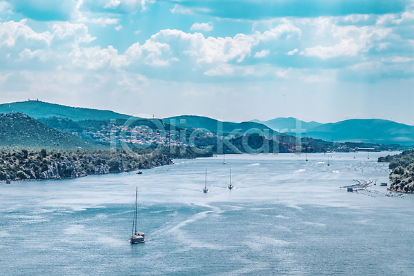 사람없음 JPG 포토 구름(자연) 배(교통) 쉬베니크 야외 여행 유럽풍경 주간 크로아티아 풍경(경치) 하늘 해외풍경 휴양지