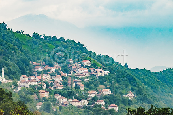 사람없음 JPG 포토 구름(자연) 나무 마을 야외 여행 유럽풍경 주간 주택 크로아티아 풍경(경치) 하늘 해외풍경
