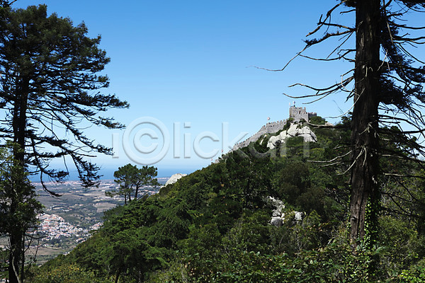 사람없음 JPG 포토 나무 산 성 야외 유럽풍경 자연 주간 포르투갈 풍경(경치) 하늘 해외풍경