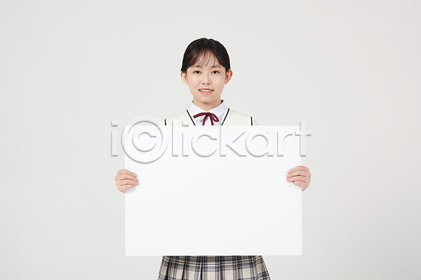 10대 십대여자한명만 여자 중학생 청소년 한국인 한명 JPG 앞모습 포토 교복 들기 미소(표정) 배너 사각프레임 상반신 서기 스튜디오촬영 실내 십대라이프스타일 알림 알림판 여중생 여학생 입학 흰배경